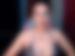 Live cam show with Mia - Bedroom on madthumbs