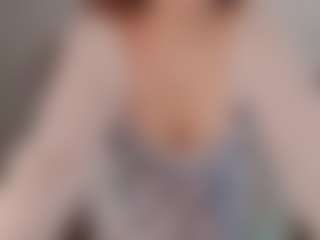 Live cam show with Carolina - Smoking on liverealitysex.com