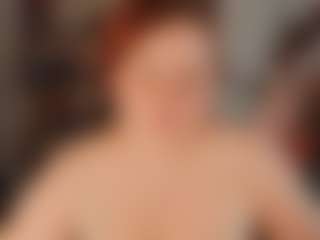 Live cam show with Carolina - Smoking on CamClone