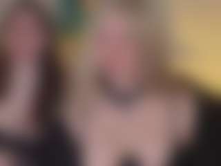Live cam show with Carolina - Striptease on Camsoda
