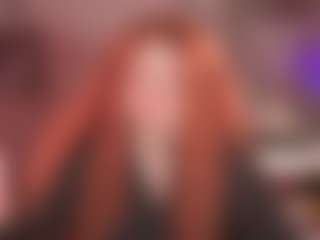 Live cam show with Carolina - Smoking on dropp.cam
