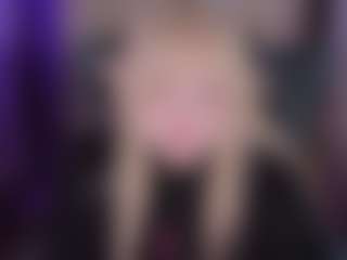 Live cam show with Carolina - Domination on CamClone