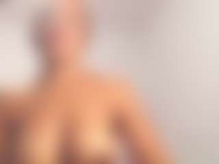 Live cam show with samy-brown - Bedroom MILF on Free Soda