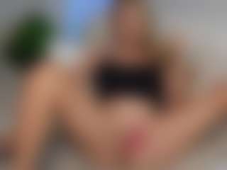 Live cam show with XenEuphoria - Green Eyes on AdultVida.com