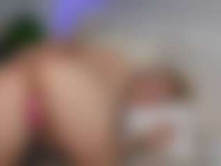 Live cam show with XenEuphoria - Public on Livezox