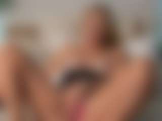 Live cam show with XenEuphoria - Average on crypto-cams
