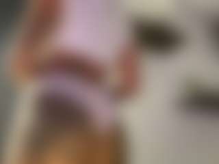 xoxgoldie's Live Sex Cam Show