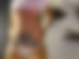 Live cam show with xoxgoldie - Brown Eyes Brown Hair on TeamSkeetLive