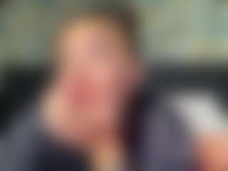 xoxgoldie's Live Sex Cam Show