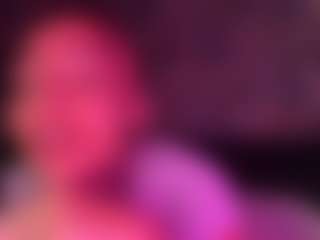 xoxgoldie's Live Sex Cam Show
