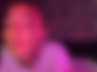 xoxgoldie's Live Sex Cam Show