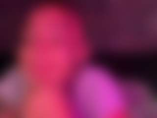 Live cam show with xoxgoldie - Costume on Fling VIP Chat