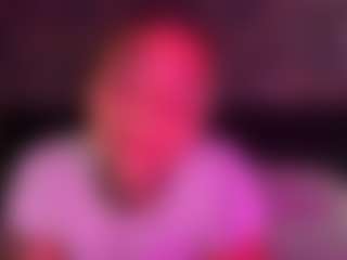 Live cam show with xoxgoldie - Brown Eyes on LiveSexCams6