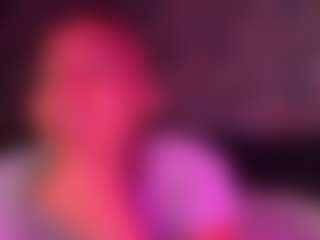 xoxgoldie's Live Sex Cam Show