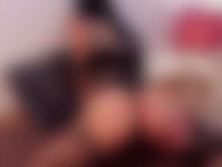 Live cam show with Cylie Lee - Nipple Piercings on AdultVida.com