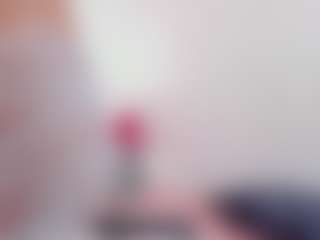 Live cam show with Cylie Lee - Moaning on CamwithHer