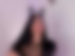 Live cam show with Cylie Lee - Nipple Piercings on madthumbs