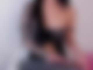 Live cam show with Cylie Lee - Skinny on CamSextacy