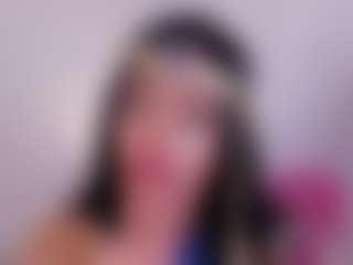 Live cam show with Cylie Lee - Nipple Piercings on Hubzter Live