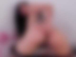 Live cam show with Cylie Lee - Moaning on slutload