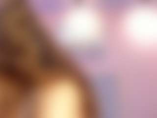 Live cam show with Briana Thompson - Bikini on xDating