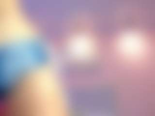 Live cam show with Briana Thompson - Camel Toe on crypto-cams