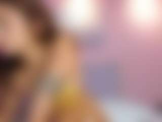 Live cam show with Briana Thompson - Camel Toe on Porn Luv