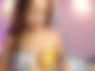 Live cam show with Briana Thompson - Average on TeamSkeetLive