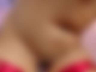Live cam show with Briana Thompson - Black Petite on AdultVida.com