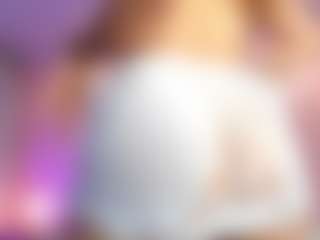 Live cam show with Briana Thompson - Petite Teen (18+) on fapnchat