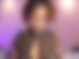 Live cam show with Briana Thompson - Petite Teen (18+) on AdultVida.com