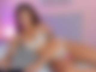 Live cam show with Briana Thompson - Shaved Pussy Teen (18+) on Cam Slut