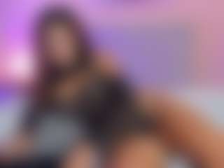 Live cam show with Briana Thompson - Moaning on Camsoda