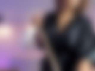 Live cam show with Briana Thompson - Camel Toe on xplaylive.com