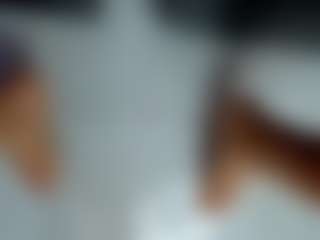 Live cam show with Briana Thompson - Ebony Teen (18+) on Chatstar