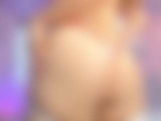 Live cam show with Briana Thompson - Ebony Petite on SquirtSoMuch