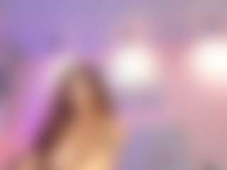 Live cam show with Briana Thompson - Ebony Petite on Camsoda