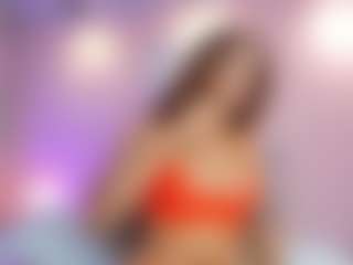 Spettacolo in cam dal vivo con Briana Thompson - Ebony Petite su Camsoda