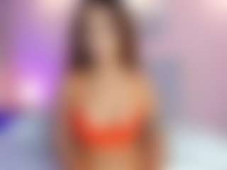 Live cam show with Briana Thompson - Moaning on Camsoda