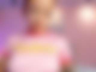 Live cam show with Briana Thompson - Ebony Petite on Camsoda