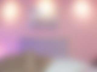 Live cam show with Briana Thompson - Ebony Teen (18+) on livesuperchat.net