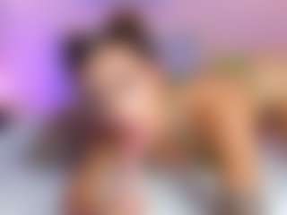 Show live cam dengan Briana Thompson - Average di Camsoda