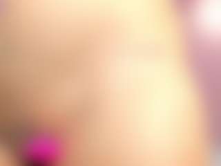 Live cam show with Briana Thompson - Moaning on Soda Cam