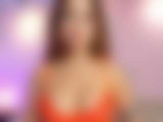 Live cam show with Briana Thompson - Bikini on SxyPornLive