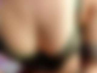 Live cam show with Briana Thompson - Athletic Strip on Milfs Live