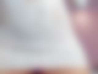 Live cam show with Briana Thompson - Black Petite on Latina Girls