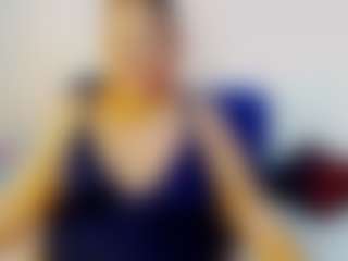 CocoFlames75 MILF webcam performer live streaming