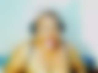 CocoFlames75 MILF webcam performer live streaming