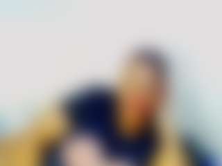 CocoFlames75 MILF webcam performer live streaming