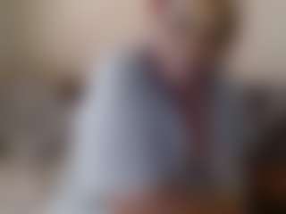 CocoFlames75 MILF webcam performer live streaming